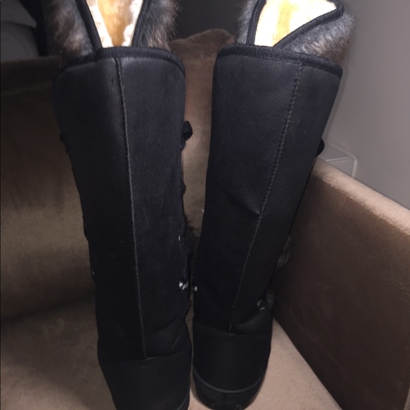 Black lace up boots with fur! Ugg -like - Picture 3 of 5